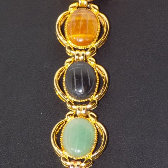 Vintage Ladies Lafayette Carved Semi-Precious Stone Scarab Mother-of-Pearl Watch - Picture 13 of 14